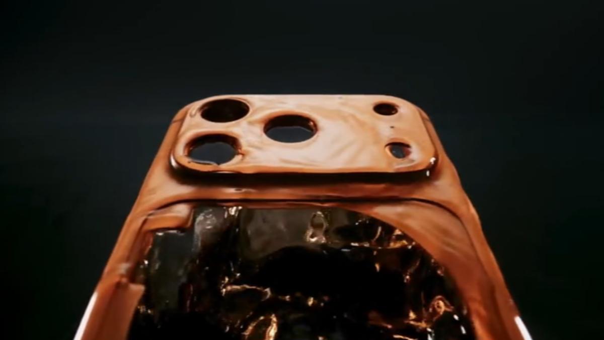 果粉期待已久的iPhone17終於登場，有電信業者也提早公布資費方案。（圖／蘋果官方YT）