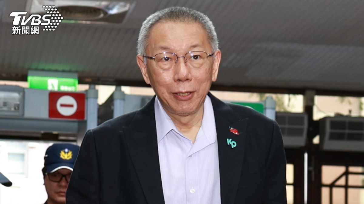 北檢昨提出抗告後,民眾黨前主席柯文哲交保第四天再度出庭。(圖/華子琛攝)