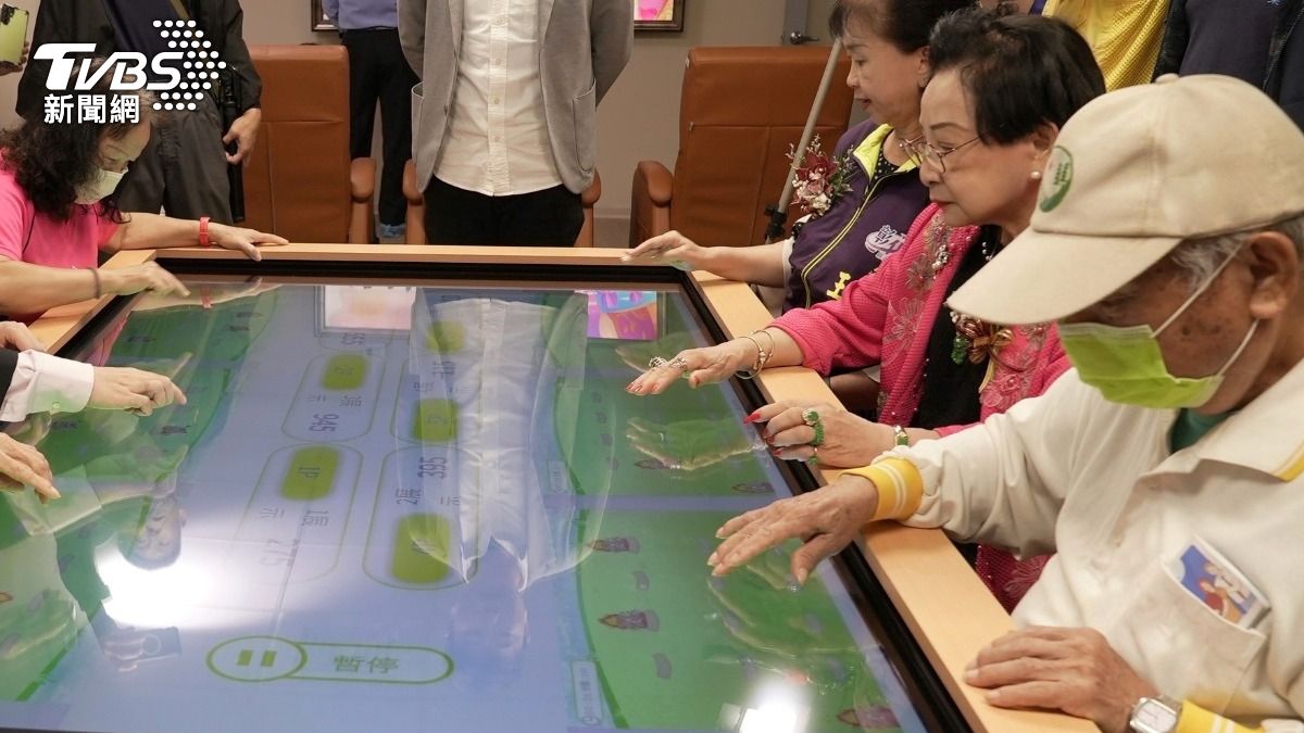 提升健腦!醫師:積極學習 維持運動習慣!(圖/TVBS)