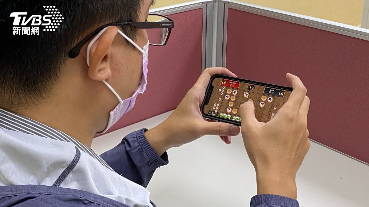 提升健腦!醫師:積極學習 維持運動習慣!(圖/TVBS)