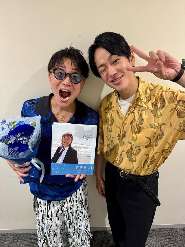 SUPER EIGHT安田章大（左）今天生日，也上橫山裕節目。（圖／翻攝自hirunandes_4ntv推特）
