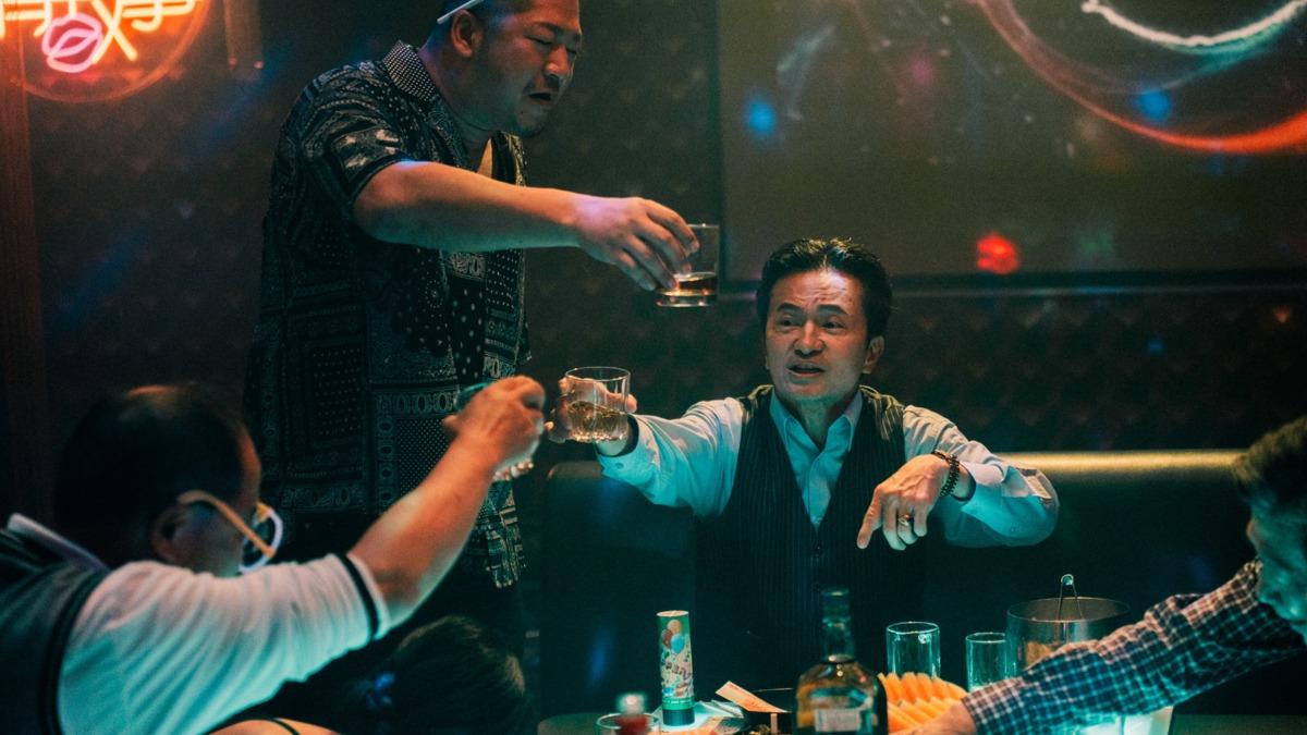 唐從聖(右)挑戰演出親密戲,配音過程好害羞。(圖/牽猴子提供)