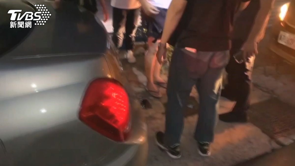 男子車上發現了7顆依托咪酯(又稱喪屍煙彈)以及0.25公克的安非他命。