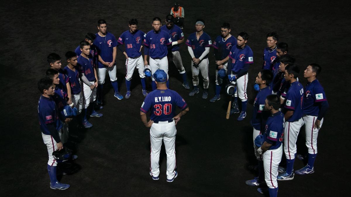 U18/中華隊總教練換投「球用丟的」 球迷怒:超不尊重