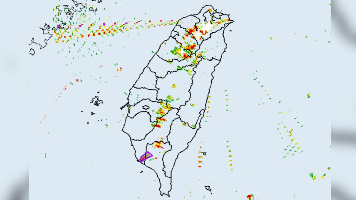 天氣/雨來了!氣象署發布屏東、高雄雷雨預警 慎防雷擊、冰雹