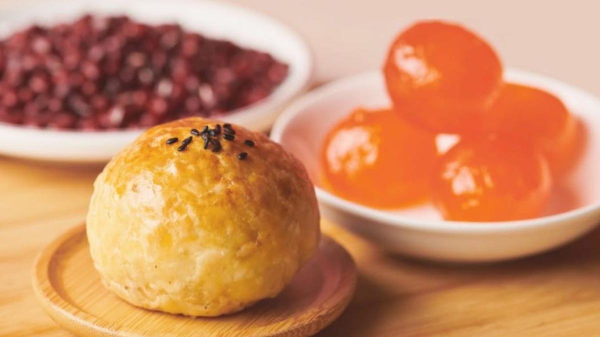 位於彰化鹿港的「新口味食品行」已逾三十年歷史。(圖/翻攝自臉書「新口味食品行 - 蛋黃酥」)