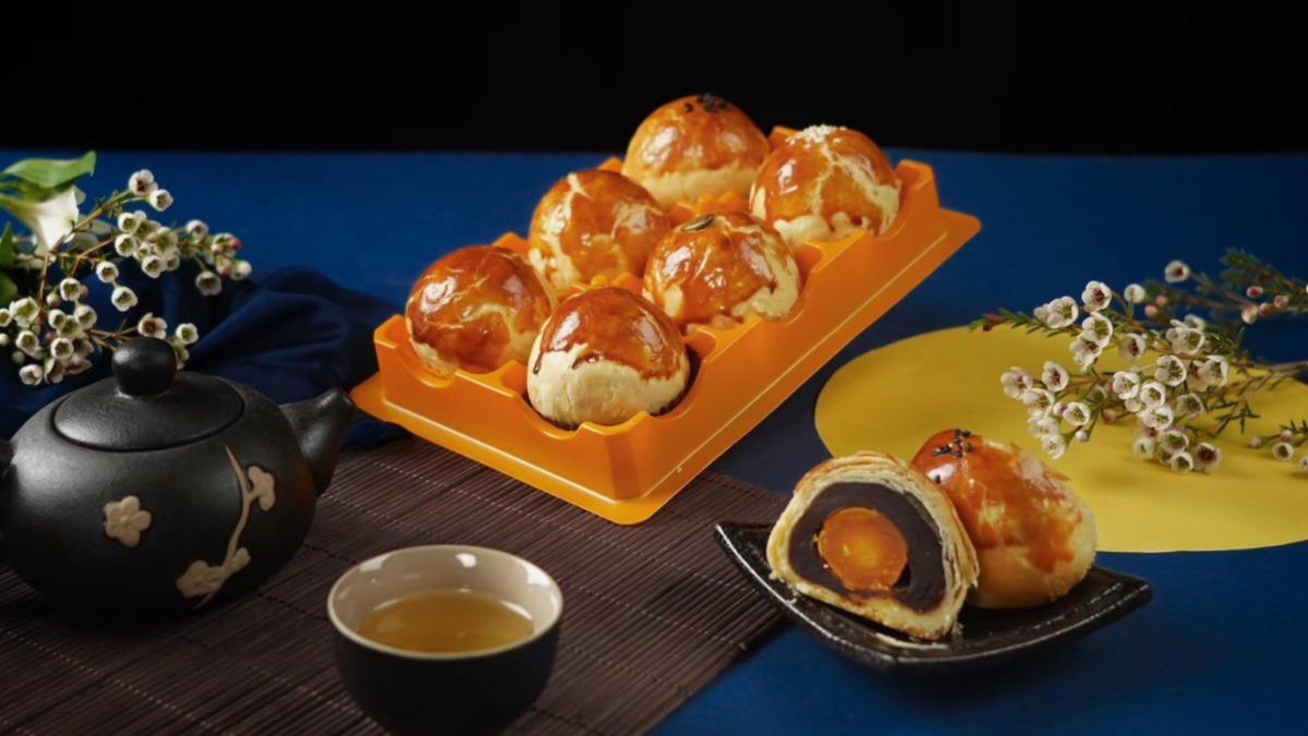 金葡萄堪稱是蛋黃酥界的「南霸天」,在台南與高雄均設有多間門市。(圖/翻攝自臉書「金葡萄蛋黃酥」)