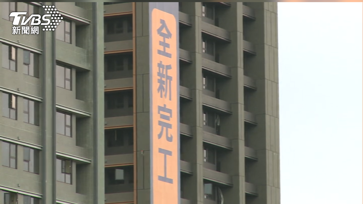 空屋多房價卻沒降，專家說明以預售屋來說，大多在偏遠重劃區買氣未跟上。（圖／TVBS）