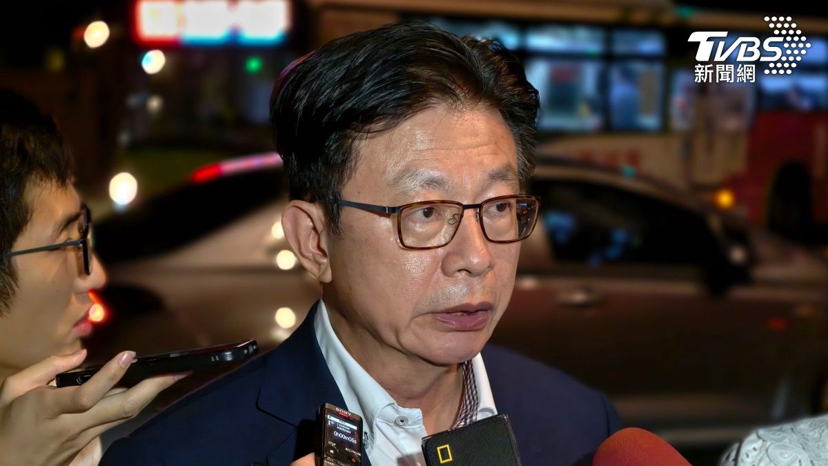 郭國文轉述餐敘中內容。（圖／潘袁詩羽攝）