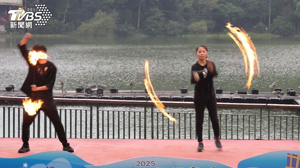 今年的溫泉季有許多精彩演出。(圖/TVBS)