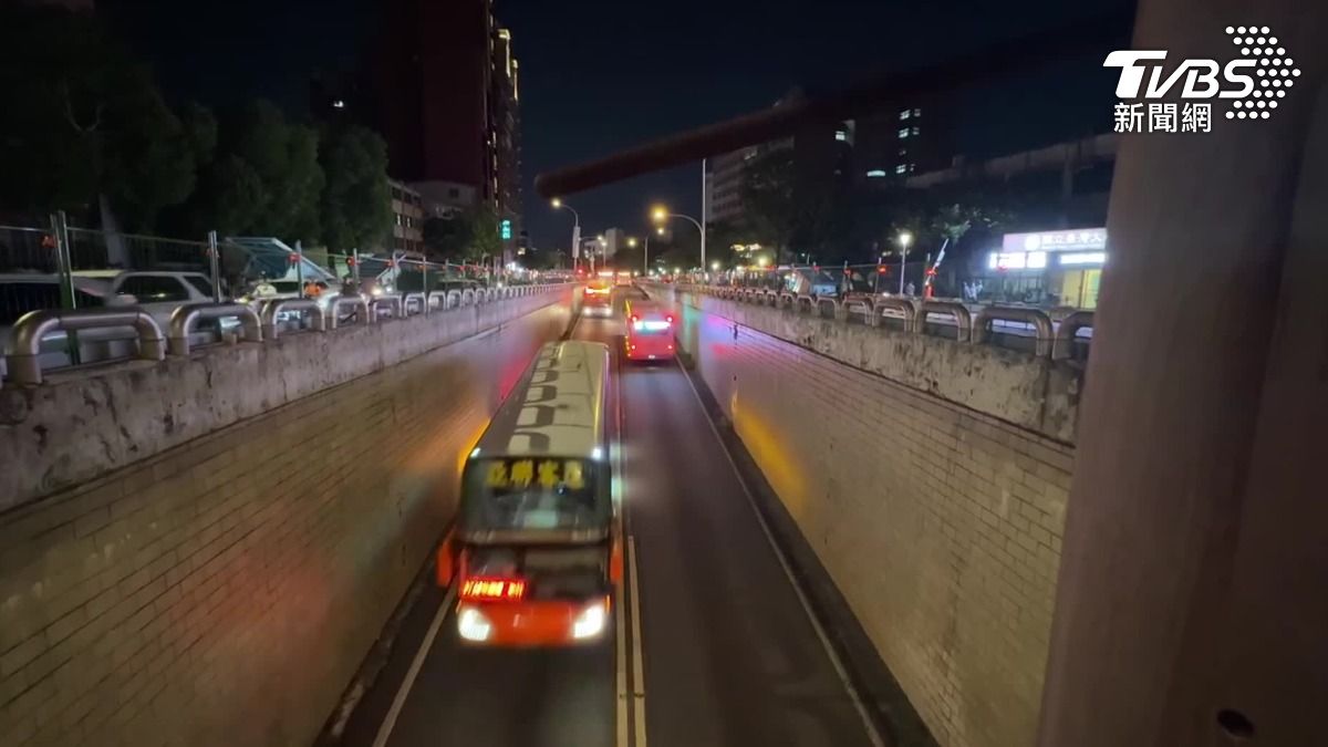 拆除倒數!北市公館圓環將成歷史,民團聚集抗議。(圖/TVBS)