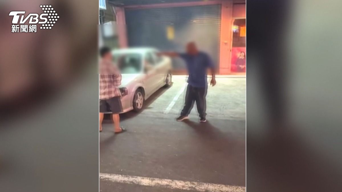 男酒後砸車還威脅拿刀砍人。(圖／Threads)