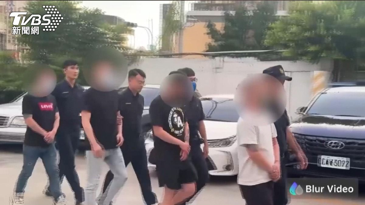 買家怒約談判「5打1」,友人慘遭毆打。(圖/TVBS)