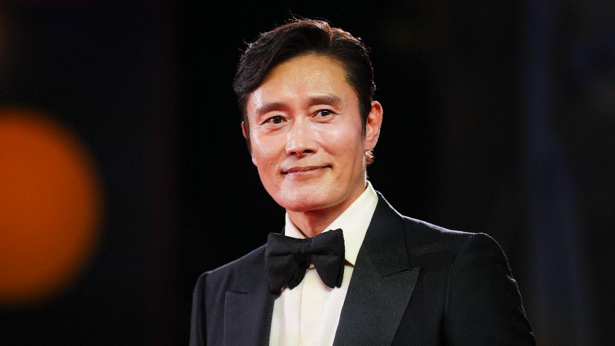 李秉憲將以《徵人啟弒》與李奧納多、提摩西夏勒梅爭金球影帝寶座。(圖/達志影像美聯社)