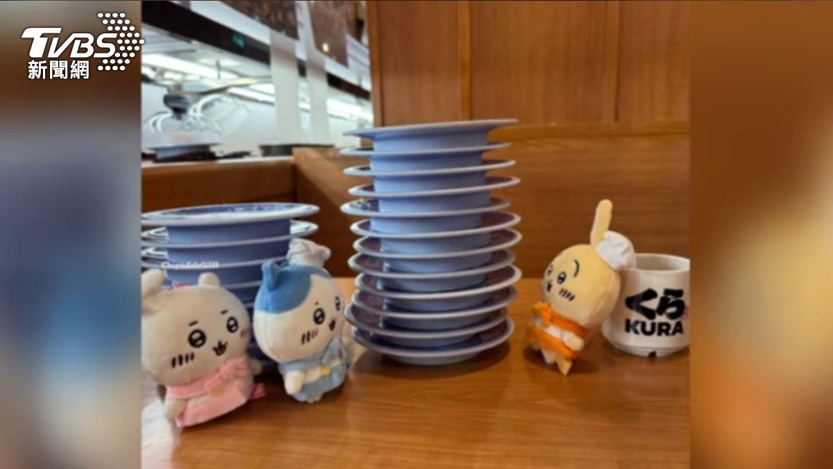 藏壽司和「吉伊卡哇」合作,粉絲為了搶限定扭蛋,吃下多盤壽司。(圖片來源/chipndale0311提供)