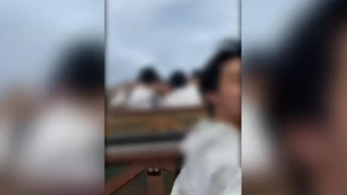 東京迪士尼雲霄飛車卡住。(圖/提供x_zong1207)
