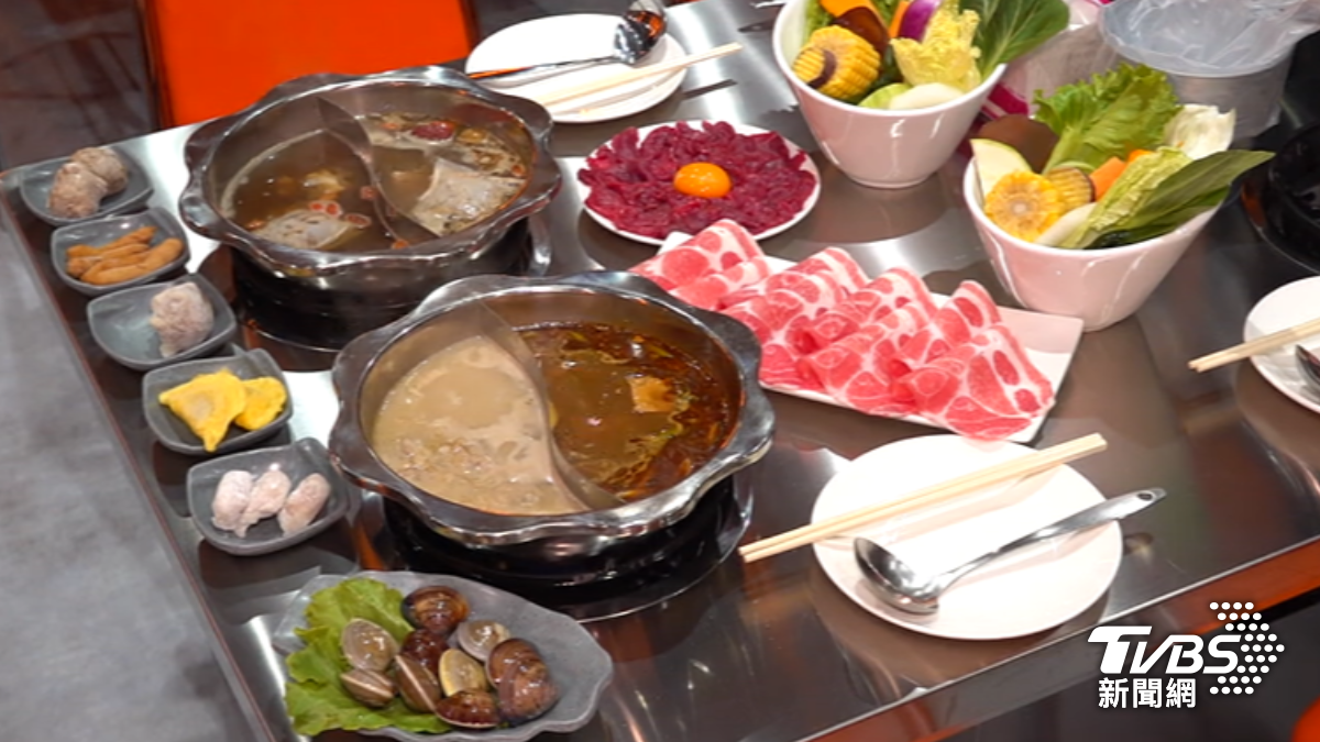 新開火鍋店主打單人鴛鴦鍋。(圖/TVBS)