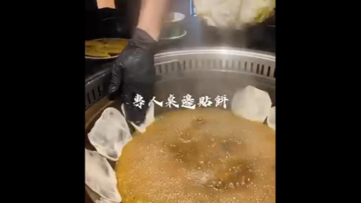 徐州名菜地鍋雞。(圖/翻攝臉書)
