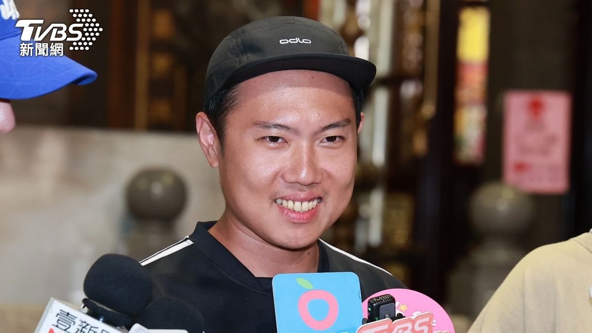 談到典LU宣布結婚喜訊一事,洋蔥笑說自己還是看新聞才知道。(圖/黃城碩攝)