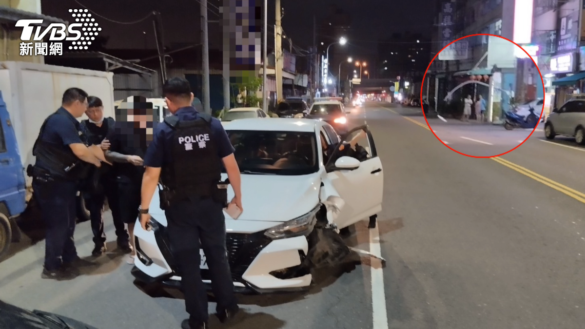 高雄自撞車禍,警方到場才發現,30歲的陳姓男子車上意識模糊,才剛多聊兩句就發現是毒駕釀禍(圖/TVBS)