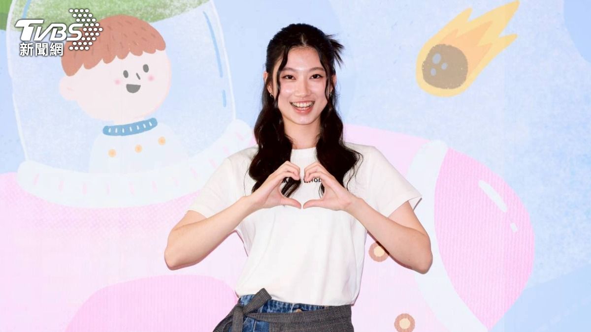 李千娜正妹女兒首公開露面哭了 認懷疑自己不夠好:不安與掙扎