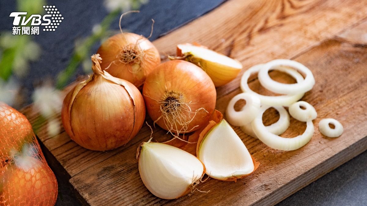 洋蔥皮別丟!「1營養素」守護大腦與血糖 糖尿病患必看