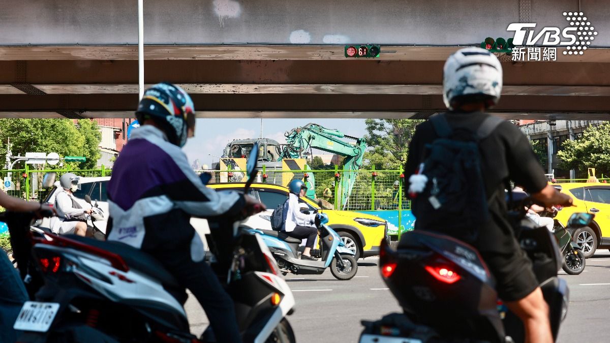 現場路況曝光。（圖／華子琛攝）