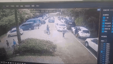 吳男在會車時沒看到陳男，便猛力衝撞，導致陳男胸、腳遭撞，當場倒地不起。（圖／TVBS）