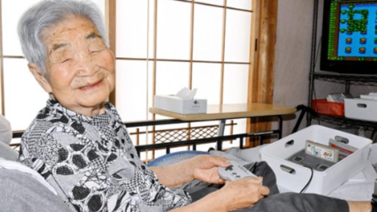 百歲阿祖「任天堂」擺床邊!長壽秘訣曝光 竟是天天打電動