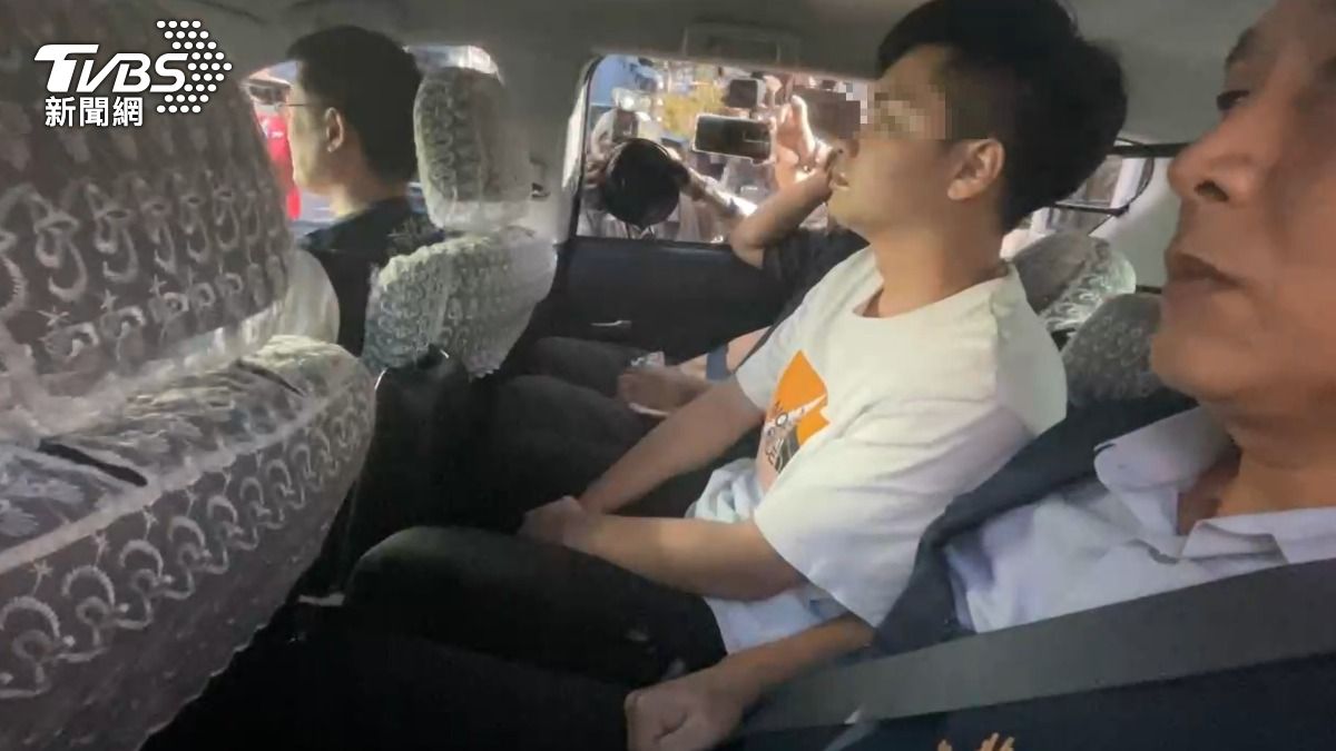 龔益霆被警方移送台北地檢署複訊。(圖/TVBS)
