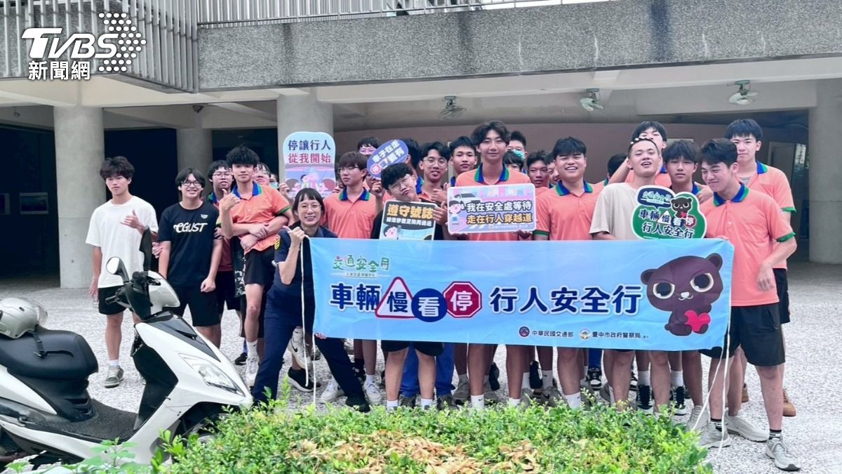 除了各項執法作為外，警方也前往大專院校及高中職學校宣導。（圖／TVBS）