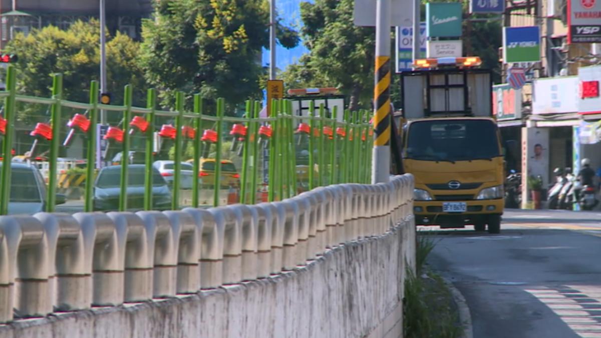 公館圓環拆除作業第一天上班日車流順暢。(圖/TVBS)