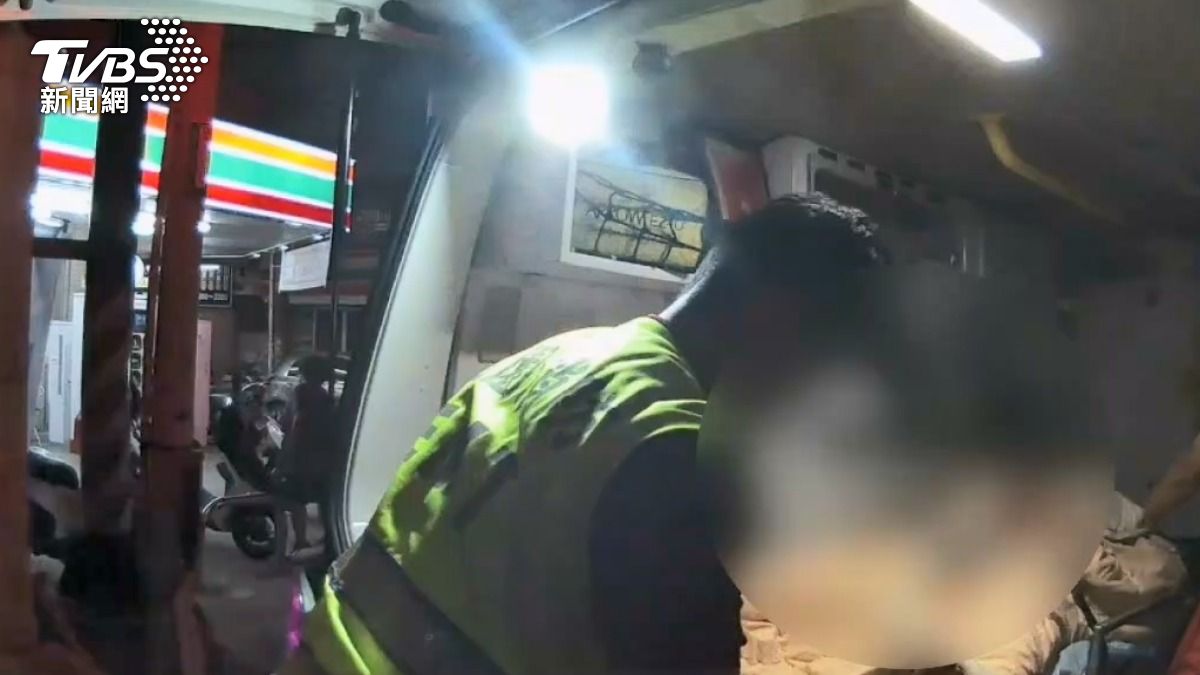 快訊/桃園女遭割喉!超商噴滿地血求助 涉案男友左手撕裂傷送醫