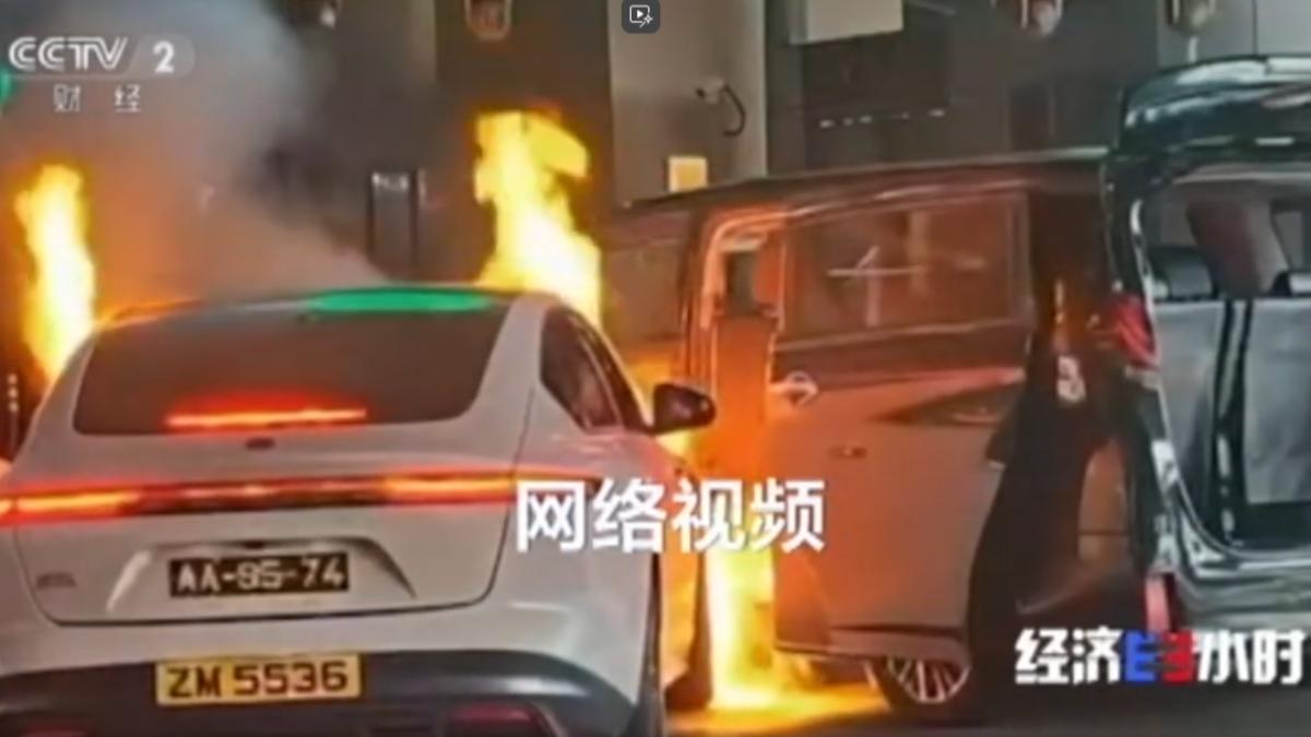 針對日益嚴重的網軍造謠和AI造假問題，蔚來汽車特別成立了輿情應急小組。（圖／CCTV-2）