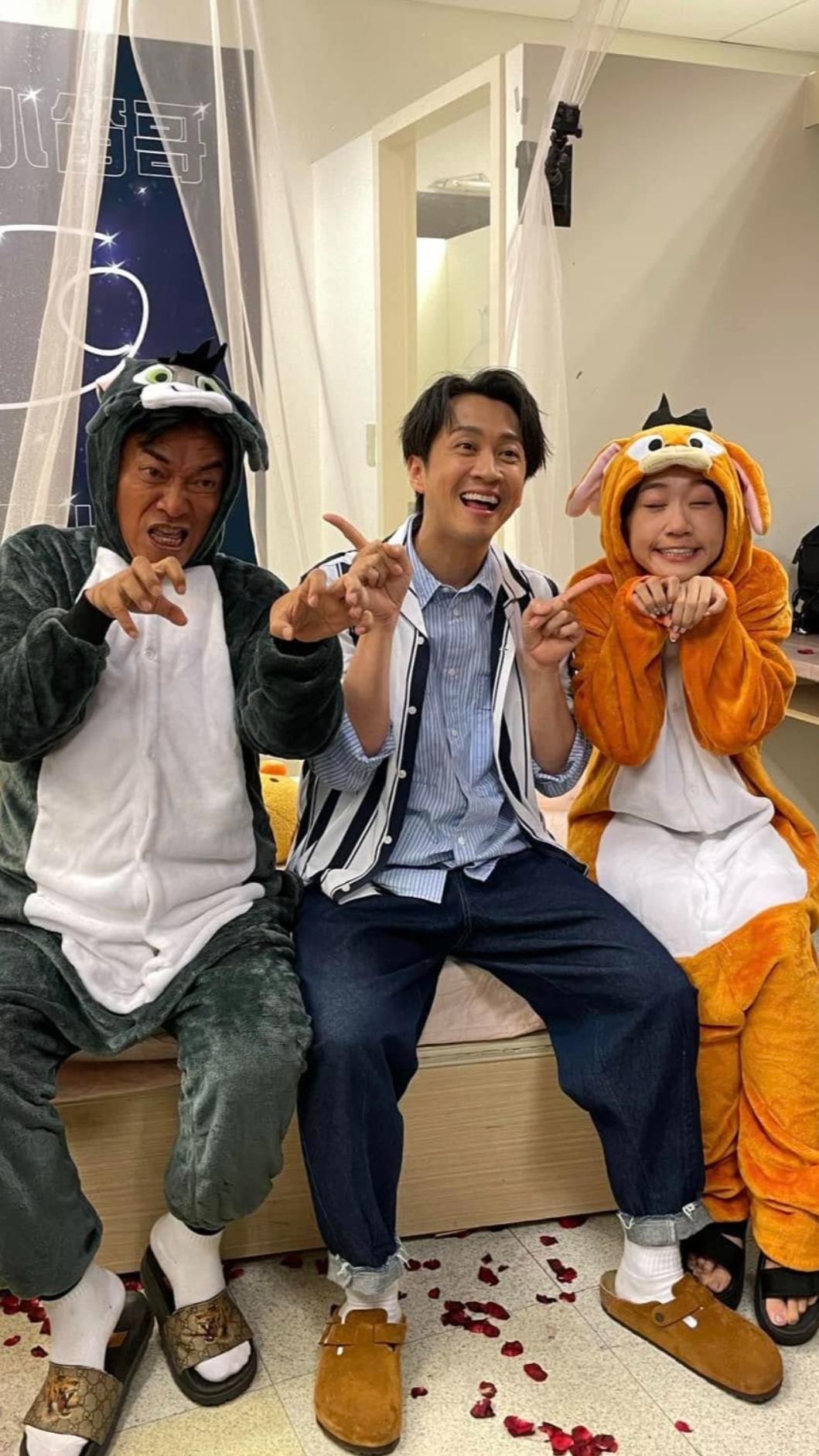 Lulu（右起）和陳漢典、吳宗憲主持《綜藝大熱門》12年有許多精采回憶。（圖／翻攝自臉書）