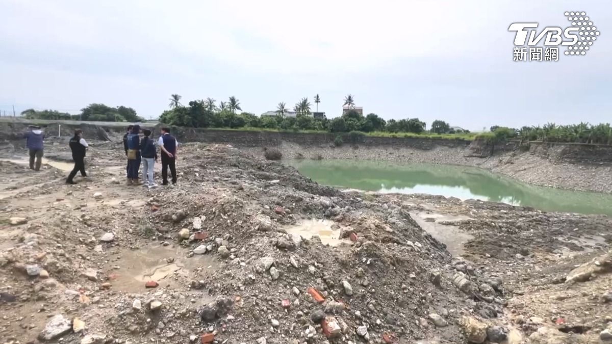檢察長表示真的是很令人痛心,美濃這麼漂亮的地方,被破壞到這種程度,我們會嚴加偵辦不肖業者(圖/TVBS)