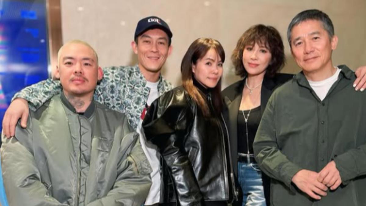 梁朝偉(右起)、劉嘉玲、Sacai設計師阿部千登勢、陳冠希、傳奇刺青師Dr.Woo。(圖/翻攝陳冠希IG)