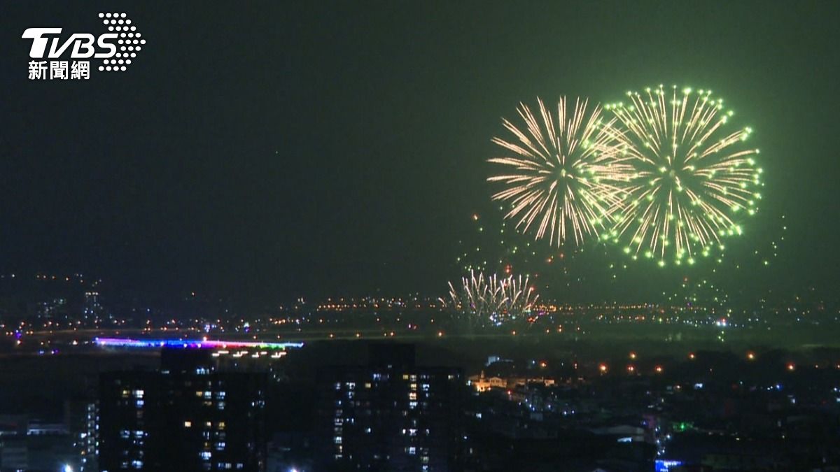 考慮到焰火施放地點位於溪畔旁且鄰近國道,雖然景觀優美,但安全因素同樣重要。(圖/TVBS)