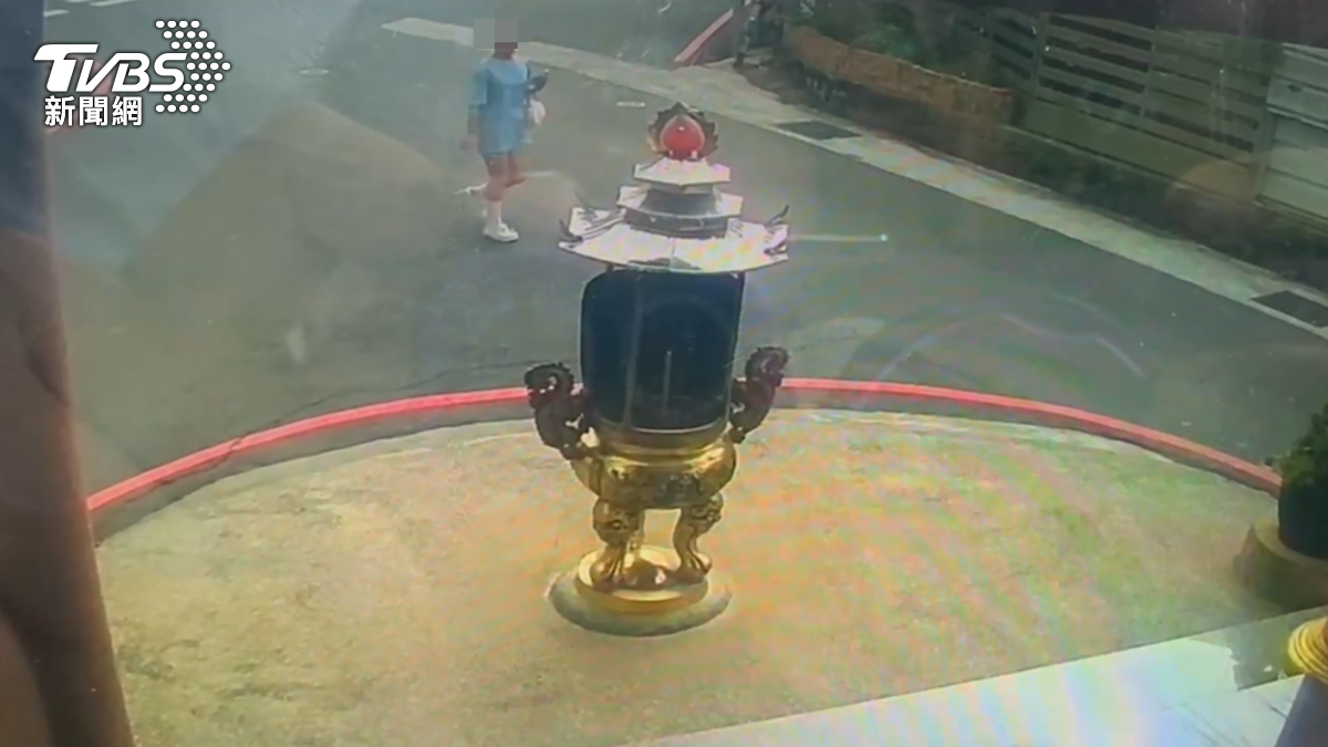 台中沙鹿女最後身影曝!寬鬆藍上衣出門 半小時後中31刀倒血泊亡