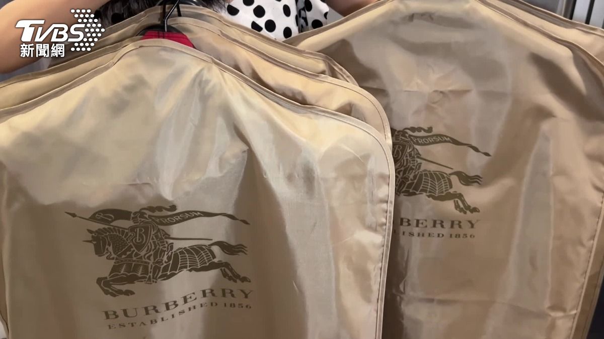 民眾指控送洗十多件名牌衣物,卻被業者告知「找不到」,怒轟對方只願意賠送洗費20倍費用,認為處理相當消極。(圖/TVBS)