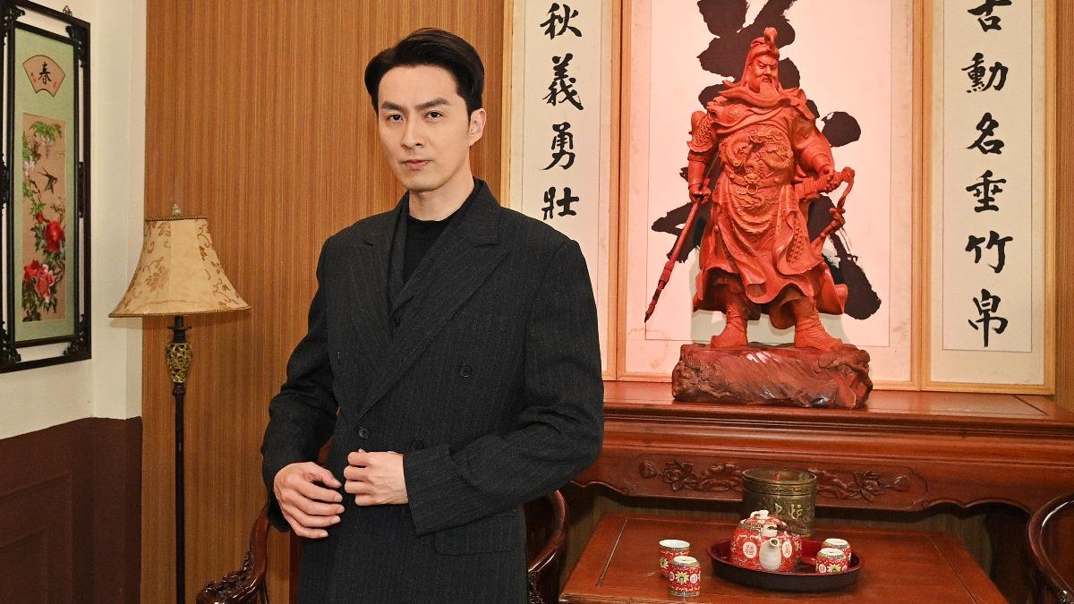 張雁名在《寶島西米樂 傳承》飾演江湖大哥「唐青河」。（圖／台視提供）