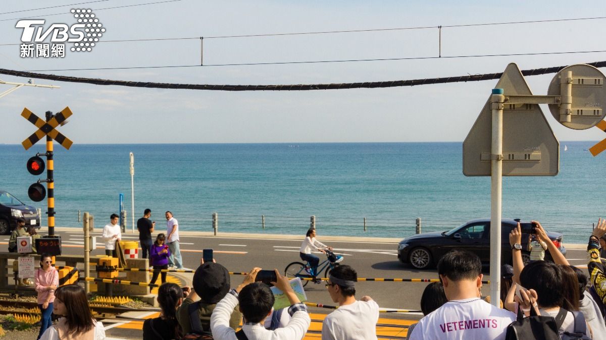 日《灌籃高手》聖地亂象！鎌倉遊客全裸、隨地便溺　居民氣炸