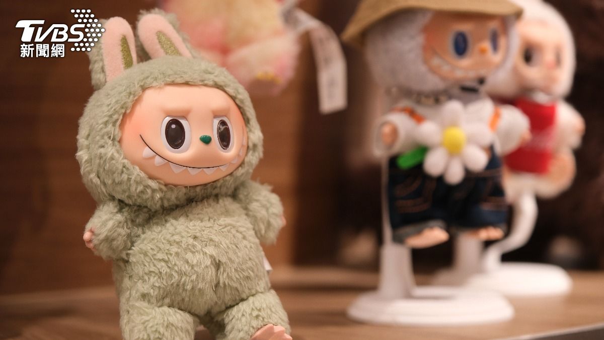 俄女為買Labubu「出賣靈魂」!3.6萬賀成交 按血印簽約