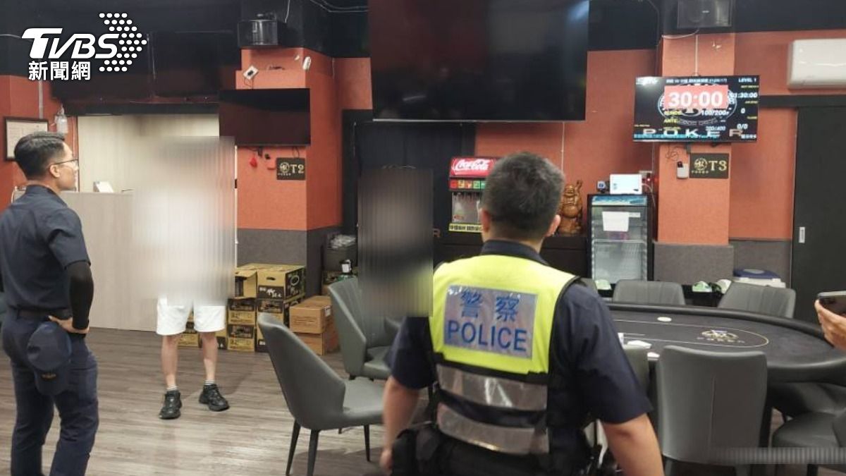 台灣大學對面藏賭場警查獲30名賭客送辦 。（圖／TVBS）