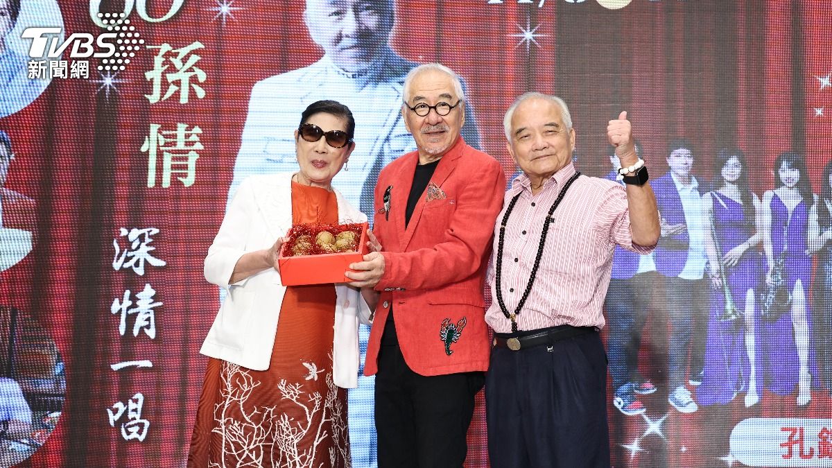 孫情開唱，文平、文平嫂力挺。（圖／張哲鳴攝）