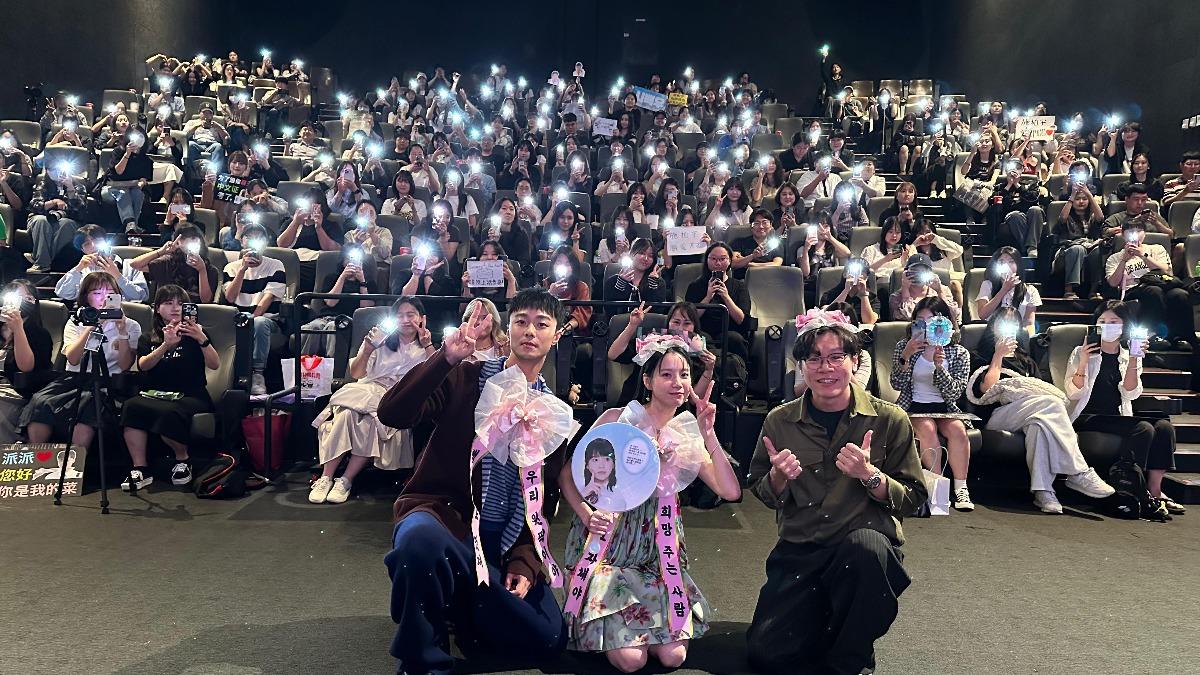 施柏宇收到BLACKPINK限量聯名週邊。(圖/施柏宇工作室提供)
