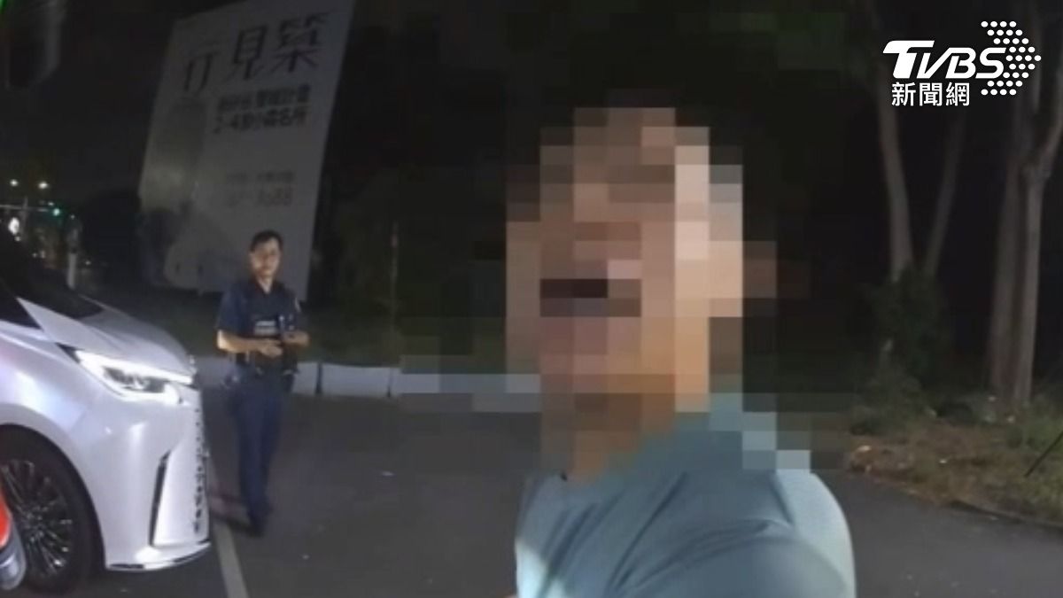 經查證駕駛柯男並非車主，加上該地點為車手提領熱點，因此才會多加查證。（圖／TVBS）