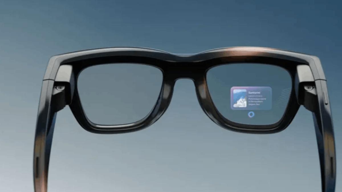 Meta在年度開發者大會上，正式發表旗下首款內建顯示螢幕的Ray-Ban AI智慧眼鏡。（圖／翻攝Meta官網）