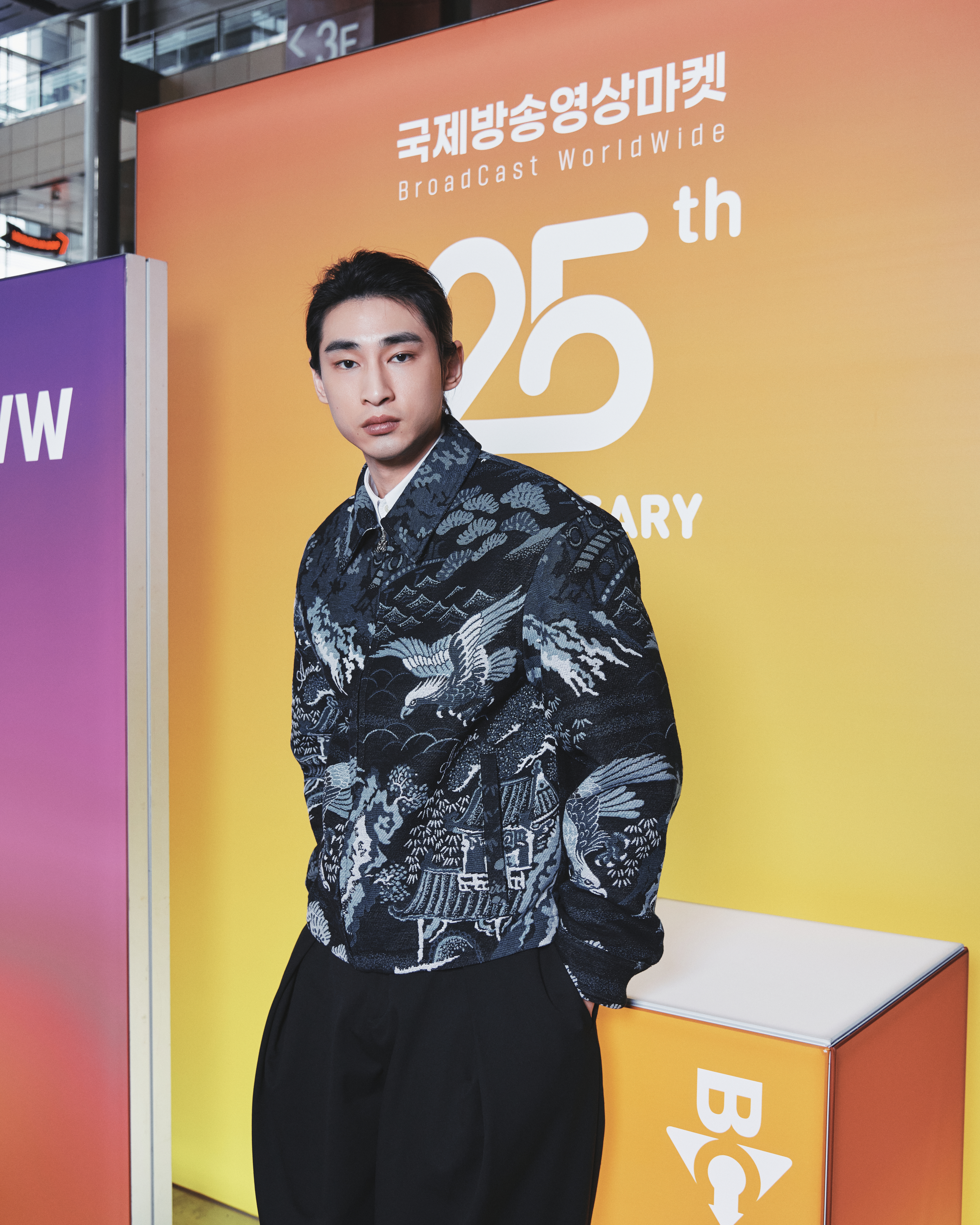 章廣辰帥氣現身2025韓國國際廣播電視節目交易展。(圖/TVBS)
