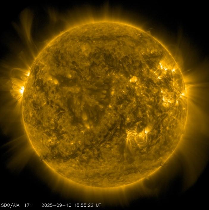 太陽活動-太陽風暴-太陽風-太空船-NASA-太空天氣-太陽黑子-日冕物質拋射-太陽耀斑-太陽活躍期
